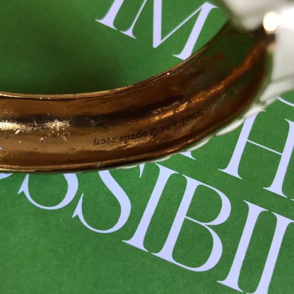 Collectible🌟 Kate Spade Kissing Cockatoo Bangle - Picture 3 of 3